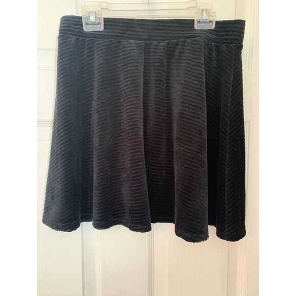 SO Textured Mini Skirt Womens Black Small Elastic Waistband Casual Skater - Picture 2 of 7